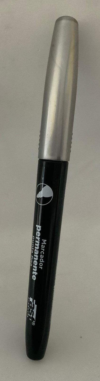 MARCADOR PERMANENTE FAST PLATEADO PUNTA FINA